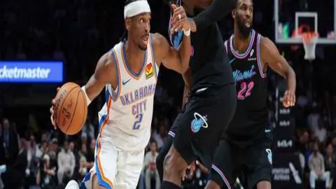 “富勒姆风雨中求麦克托米奈，掷重金2000万镑；曼联报价2500万镑，不动如山锁定心仪球员”